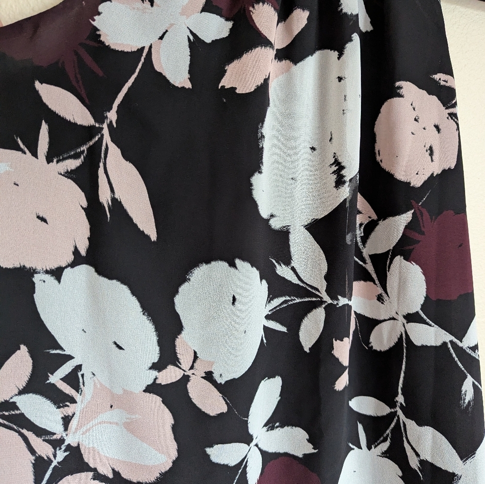 Vince Camuto Black Floral Blouse Size XS - Picture 2 of 3